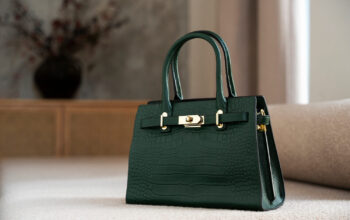 Elegant Women’s Designer Handbags – Up to 50% Off!